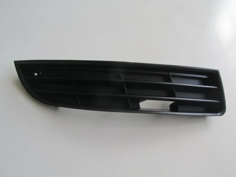 3C08536669B9 - VOLKSWAGEN PASSAT- B6- 05/10; SİS LAMBA KAPAĞI SAĞ SİYAH SİS DELİKSİZ (TÜV)(TYG)